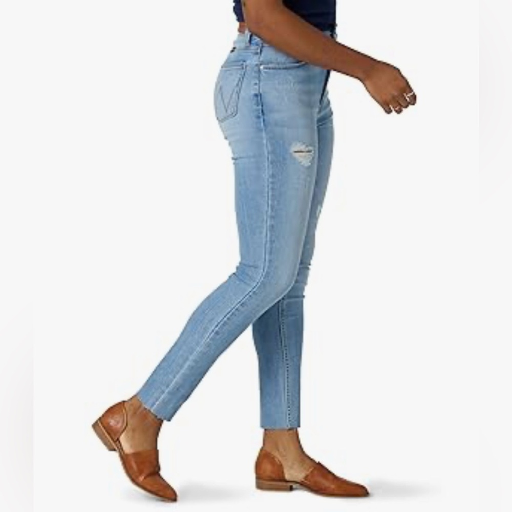 Wrangler High Rise Unforgettable Skinny Blue Jeans Womens Size 14/32 - Picture 2 of 13